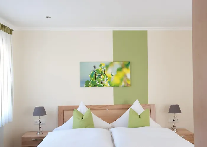 Weingut Hees - Landgasthof Zum Jaeger Aus Kurpfalz Hotel