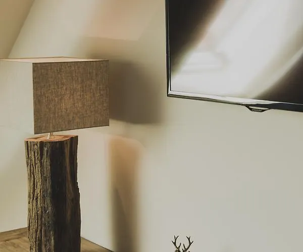 Weingut Hees - Landgasthof Zum Jaeger Aus Kurpfalz 3* Auen (Bad Kreuznach)